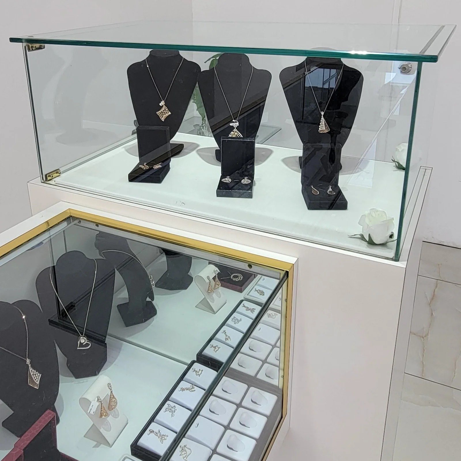 imgi 44 aruba lotus jewels may 2022 19